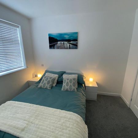 Modern 2 Bedroom Apartment, With Car Parking. Bitton Exterior foto
