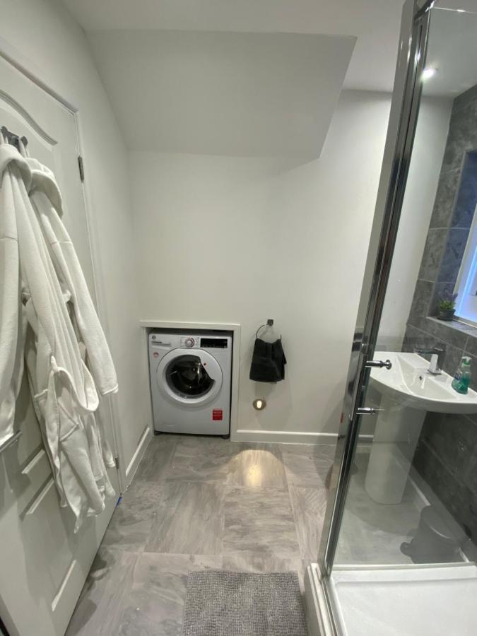Modern 2 Bedroom Apartment, With Car Parking. Bitton Exterior foto